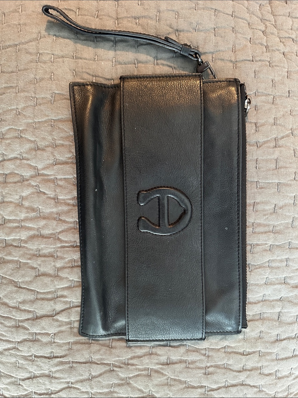 Etienne Aigner Black Leather Zip Wallet with Logo